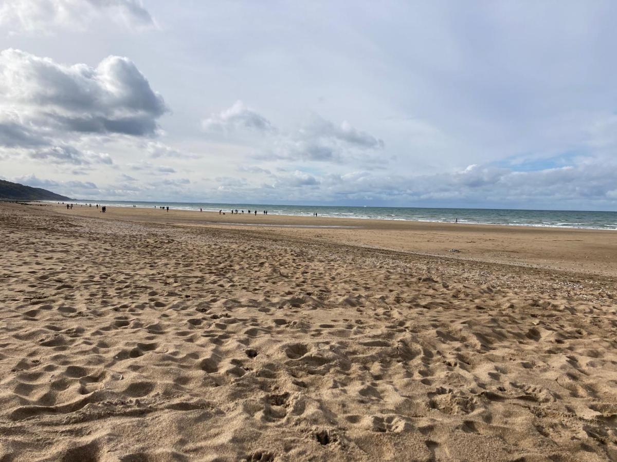 Appartement Neuf Beautiful Villers 1-4 Pers Avec Parking Prive Et A 200 M Plage ภายนอก รูปภาพ
